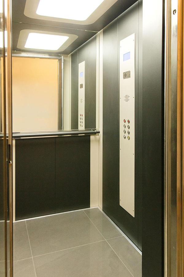 P J Luxury Suites เซเรส ภายนอก รูปภาพ