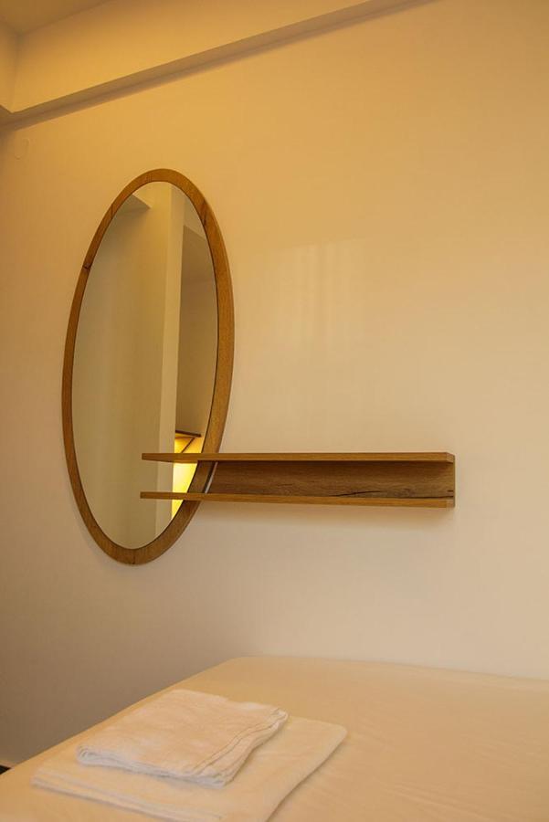P J Luxury Suites เซเรส ภายนอก รูปภาพ
